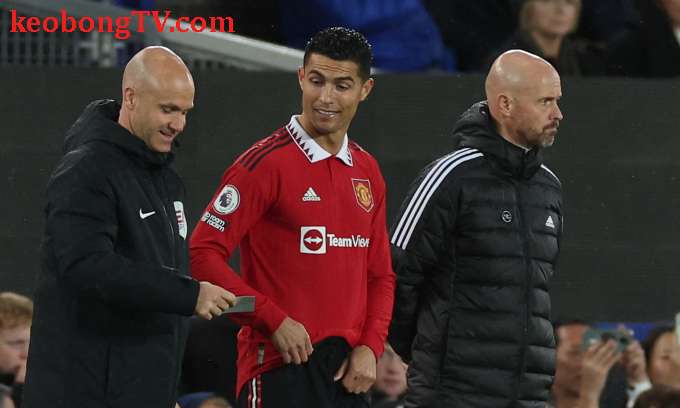 Ten Hag ko còn muốn nhìn mặt Ronaldo 