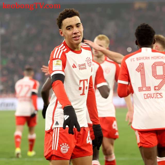  Bundesliga trở lại, Bayern Munich khiến nóng cuộc đua quán quân