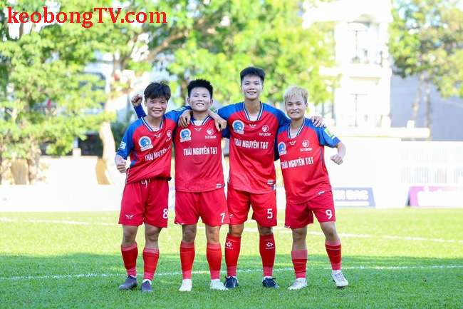  Bích Thùy lập hat-trick, Thái Nguyên thắng 5 sao để củng cố ngôi đầu