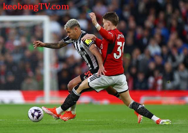  Thắng chật vật Newcastle, Man United sắp mất vé dự cúp châu Âu