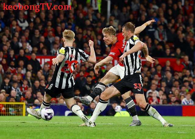  Thắng chật vật Newcastle, Man United sắp mất vé dự cúp châu Âu