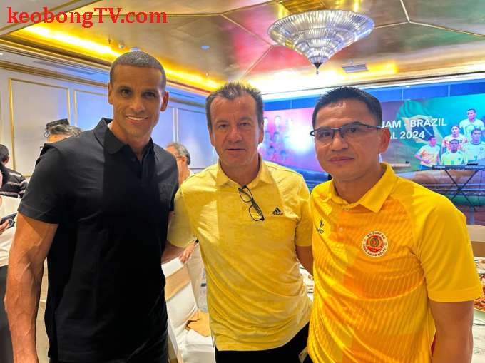 Kiatisuk tiệc tùng cộng Rivaldo, Dunga sau trận đấu