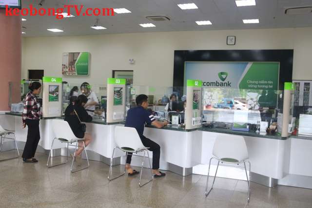 Nhân viên nhà băng kịp ngăn bà chủ shop phân bón bị lừa chuyển 2 tỉ đồng