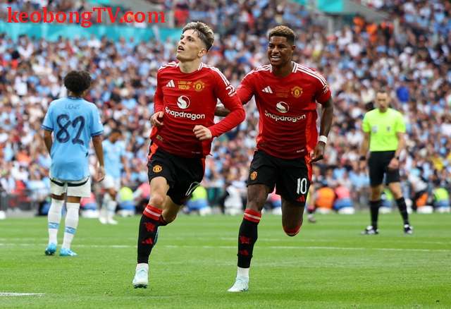  Lội ngược dòng thắng Man United, Man City giành Siêu Cúp Anh 2024