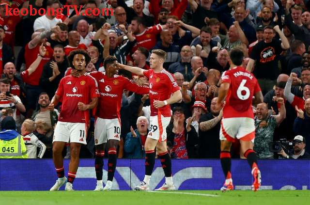  Tân binh Zirkzee giúp Man United giật 3 điểm ngày mở màn Ngoại hạng Anh