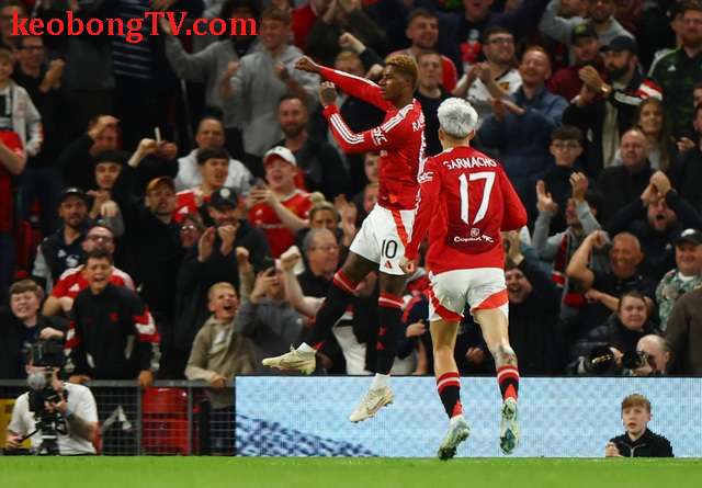  Rashford bùng nổ, Man United thắng tưng bừng League Cup